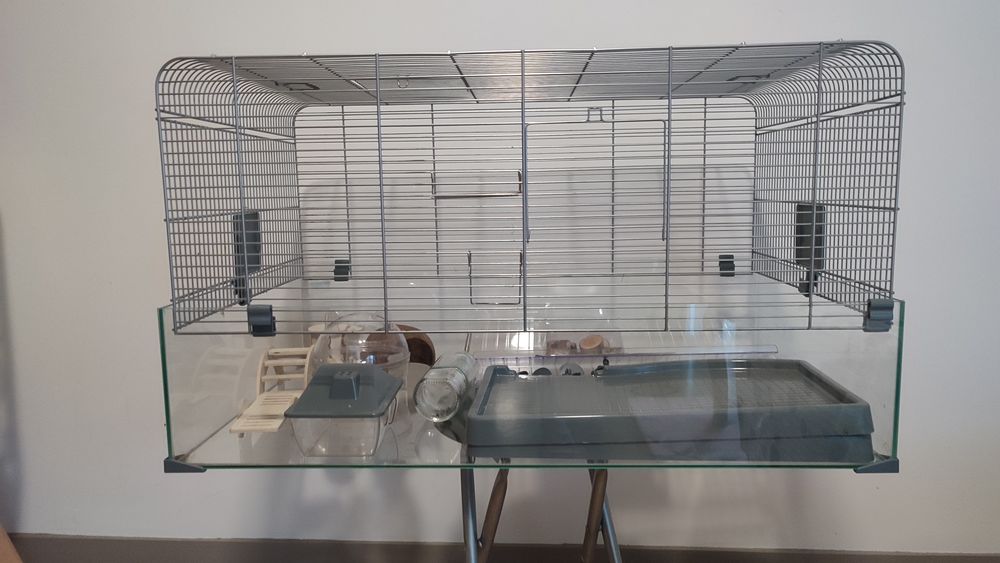   Cage pour hamster+accessoires  
