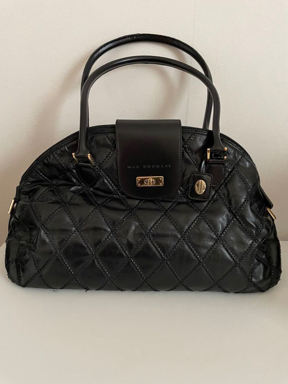 Sac &agrave; main Mac Douglas noir synth&eacute;tique tr&egrave;s tr&egrave;s bon &eacute;tat Maroquinerie