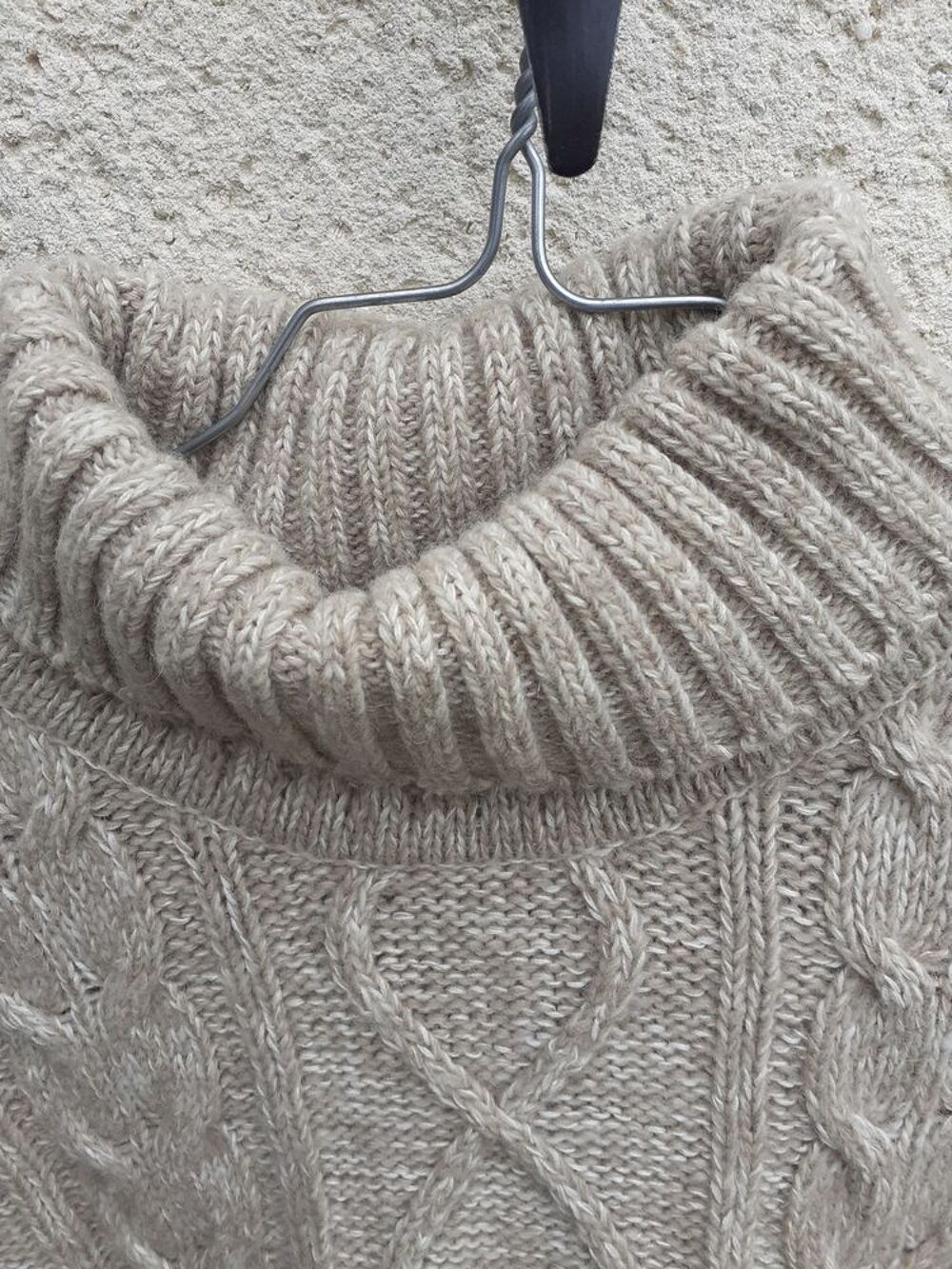 Un pull en laine et coton Vêtements