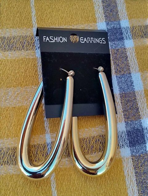 Boucles d'Oreilles Fantaisie  Croles Ovales  : Haut. 6,2 cm 8 La Fert-Alais (91)