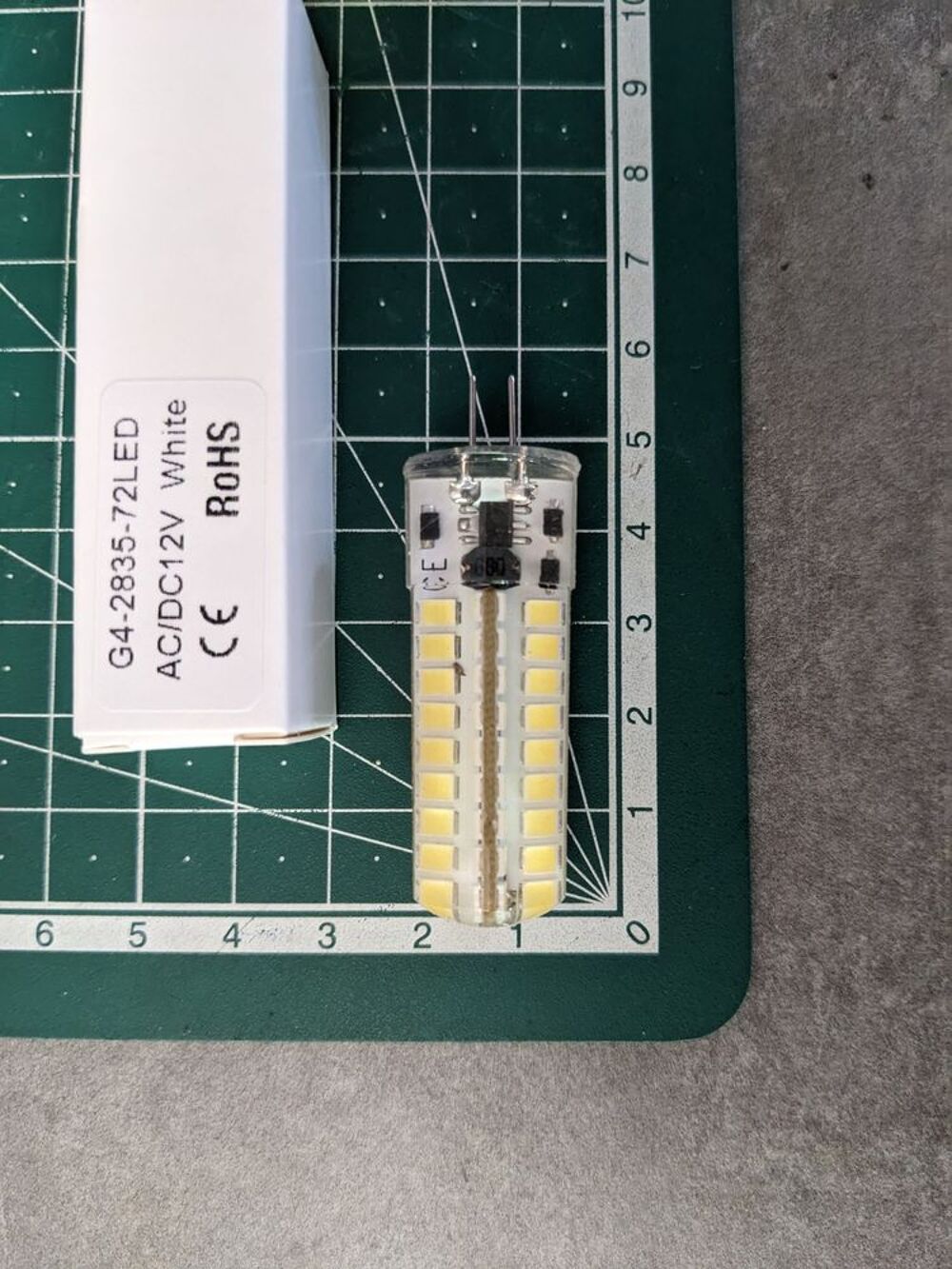 2 Ampoules &agrave; led G4 a 72 leds Neuve jamais utilis&eacute;.
Frais de Bricolage