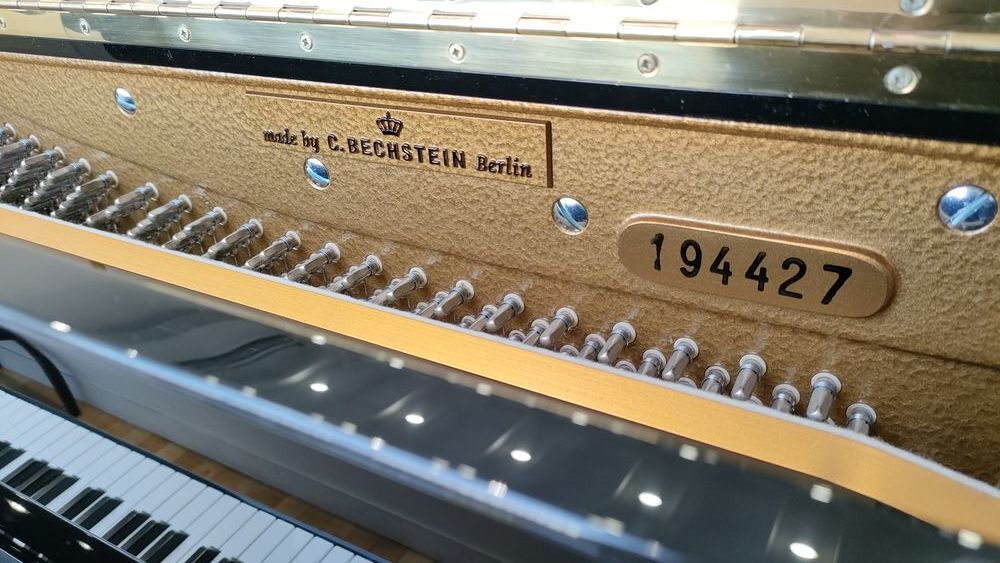 Piano droit C.Bechstein A-124 noir laqu&eacute; Instruments de musique