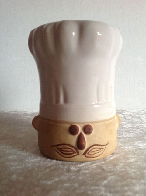 SALIÈRE TÊTE DE CHEF CUISINIER AVEC SA TOQUE Envoi Possible
15 Trégunc (29)