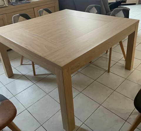Table carrée 150 200 Corquilleroy (45)