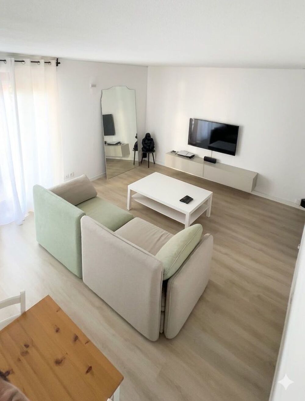 Vente Appartement Superbe T2 rénové avec terrasse, parking et cave €