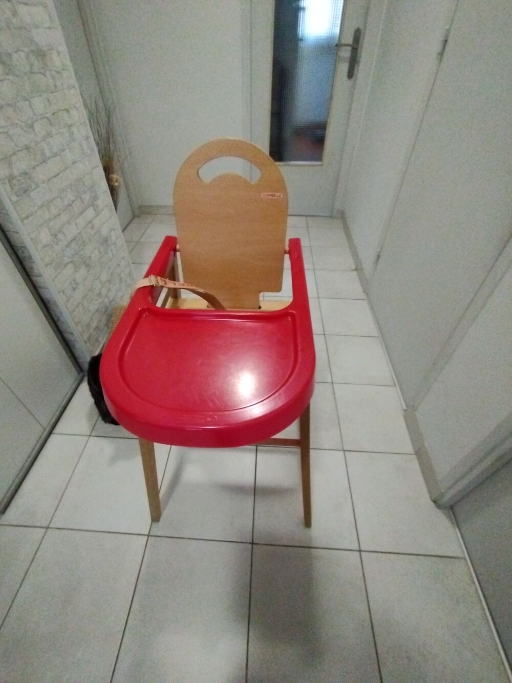 Chaise haute b&eacute;b&eacute; Puriculture