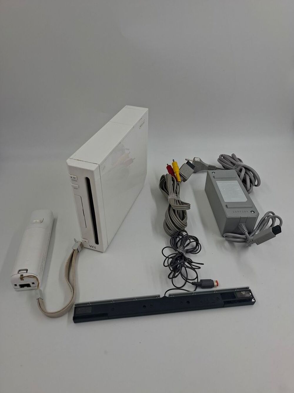Console Nintendo Wii blanche compl&egrave;te (model RVL 001) Consoles et jeux vidéos