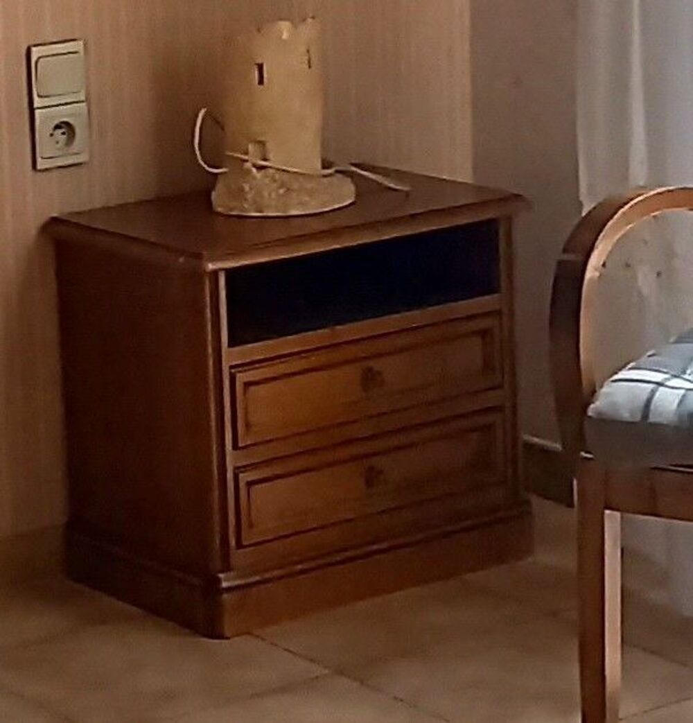 2 Tables de chevet Meubles