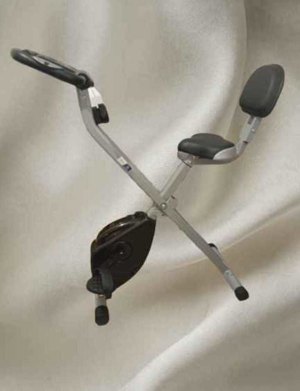 VELO D'APPARTEMENT NEUF Vélos