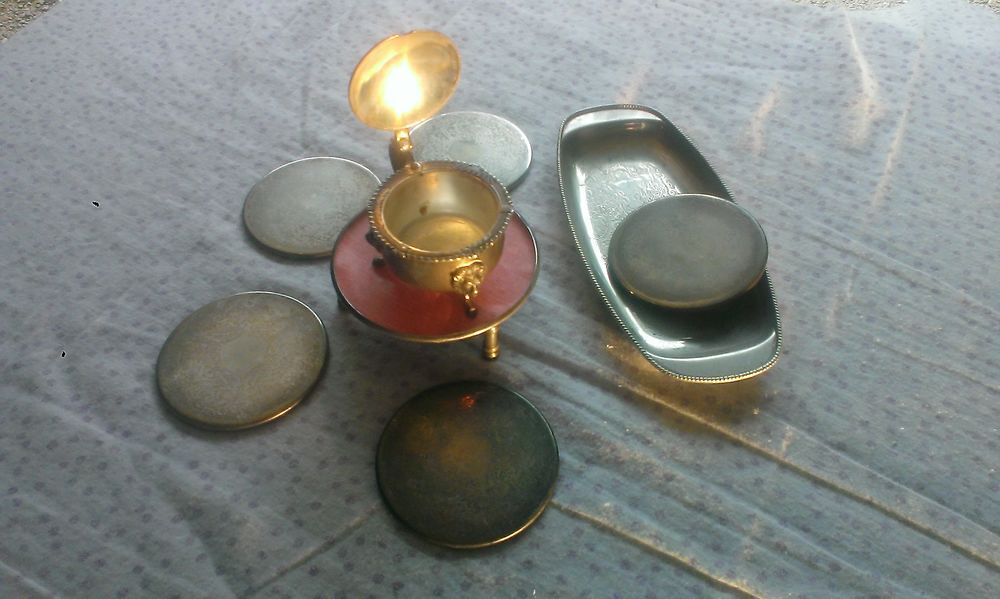 Dessous de bouteille et verres en argent Cuisine