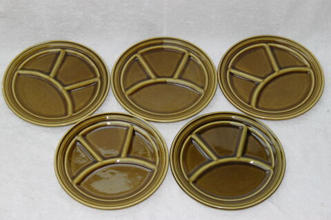 5 Assiettes en Faïence de St Amand France 5 Montigny-Lencoup (77)