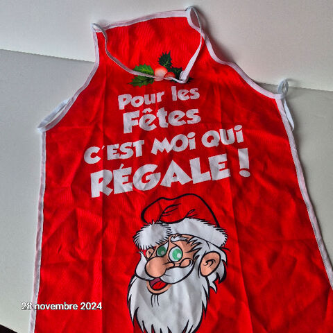 Tablier de cuisine humoristique 'P�re No�l' rouge , pour les 6 Saumur (49)