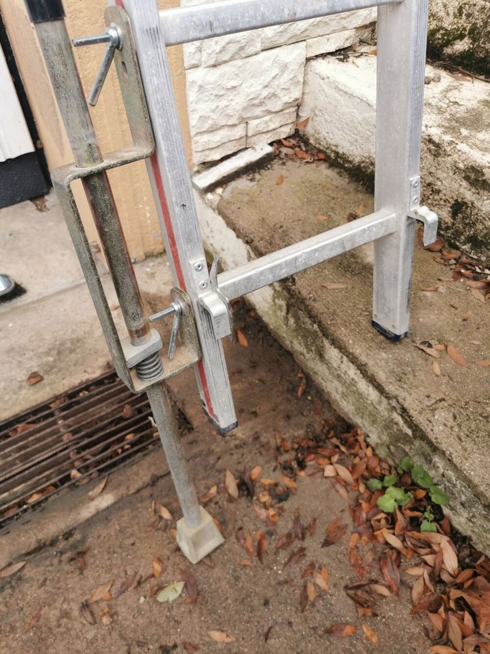 extension pied d'&eacute;chelle r&eacute;glable Bricolage