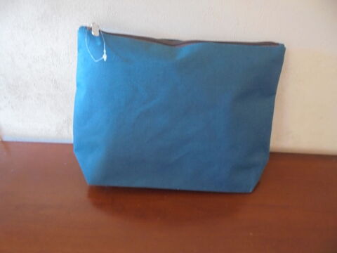 Trousse vert fougre (95) 3 Tours (37)