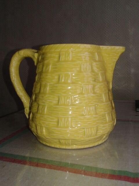 Pichet en fa�ence tress�e jaune de Sarreguemines 20 Dijon (21)