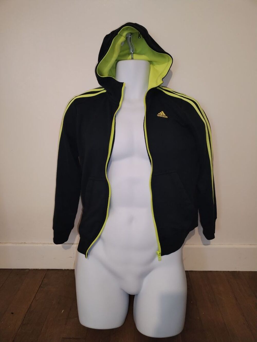Veste de surv&ecirc;tement ADIDAS (noire/jaune) (Taille 12 ans) Vêtements enfants
