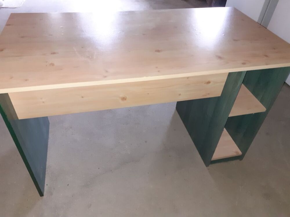 Bureau et son fauteuil Meubles
