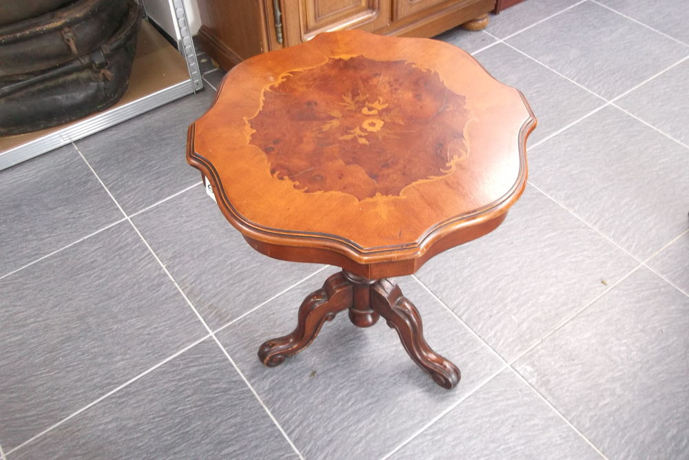 GUERIDON en MERISIER et marquetterie Meubles