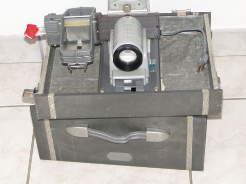 PROJECTEUR DE DIAPOSITIVES ANCIEN 35 Soullans (85)