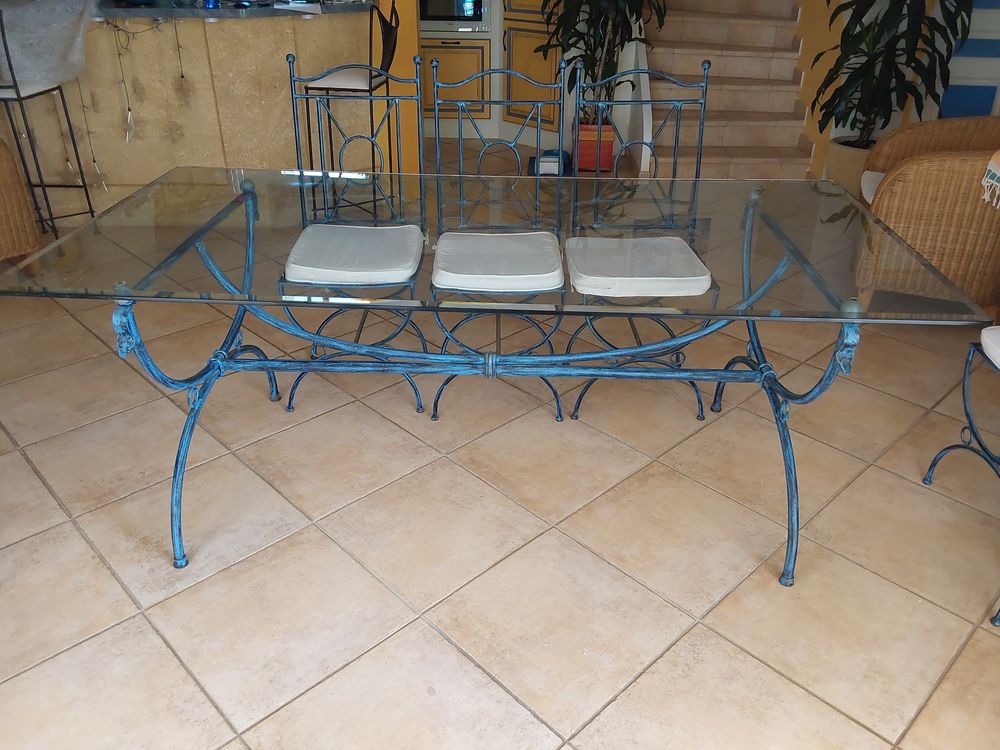 Table fer forg&eacute; artisanale et ses 6 chaises Meubles