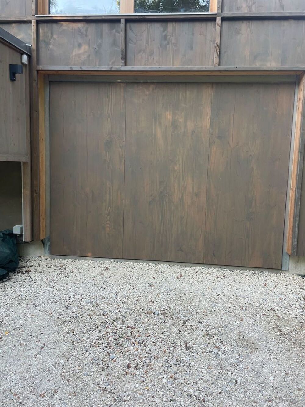 Porte de garage en bois motoris&eacute;e SOMFY Bricolage
