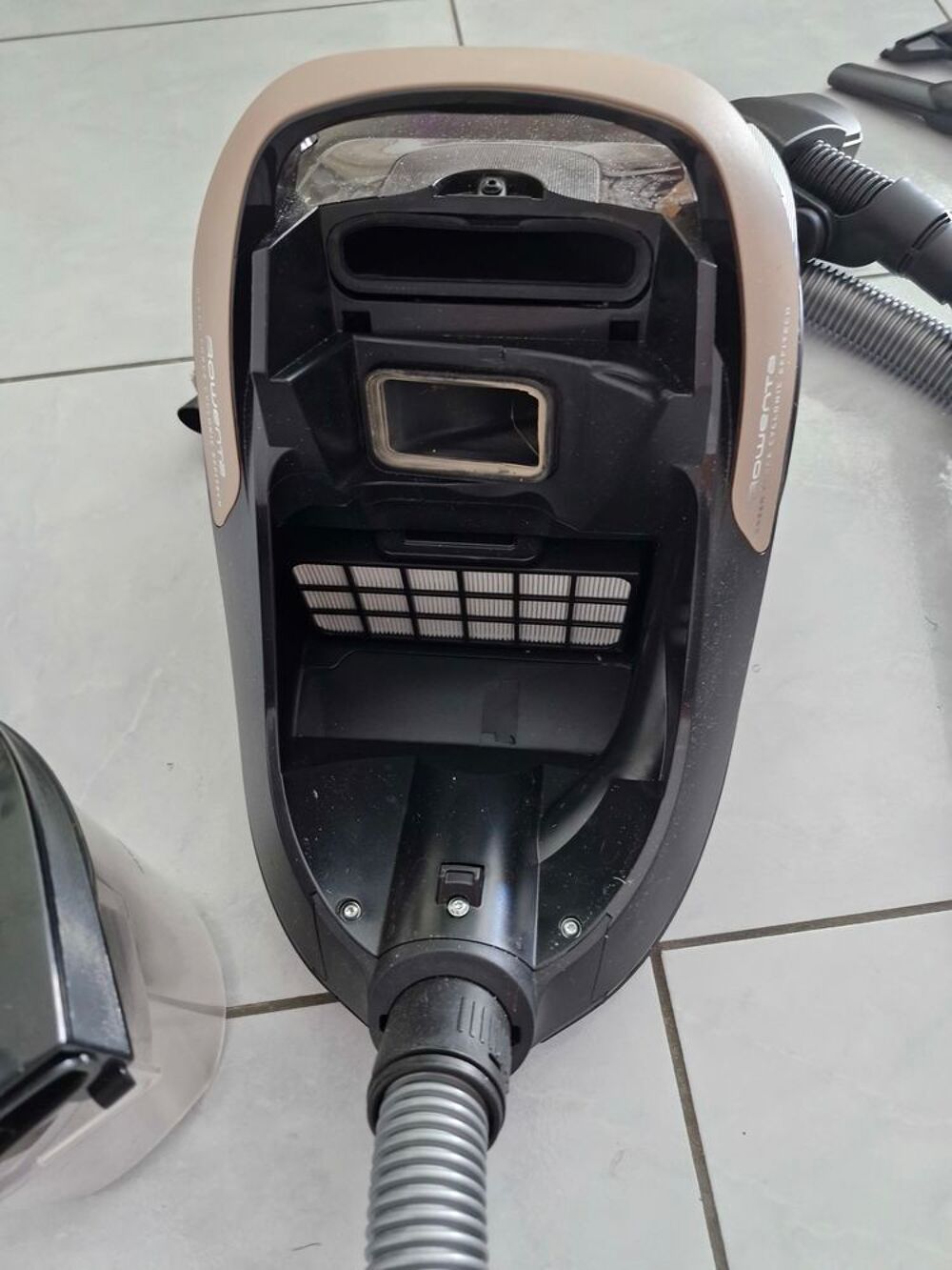 Aspirateur rowenta Electroménager