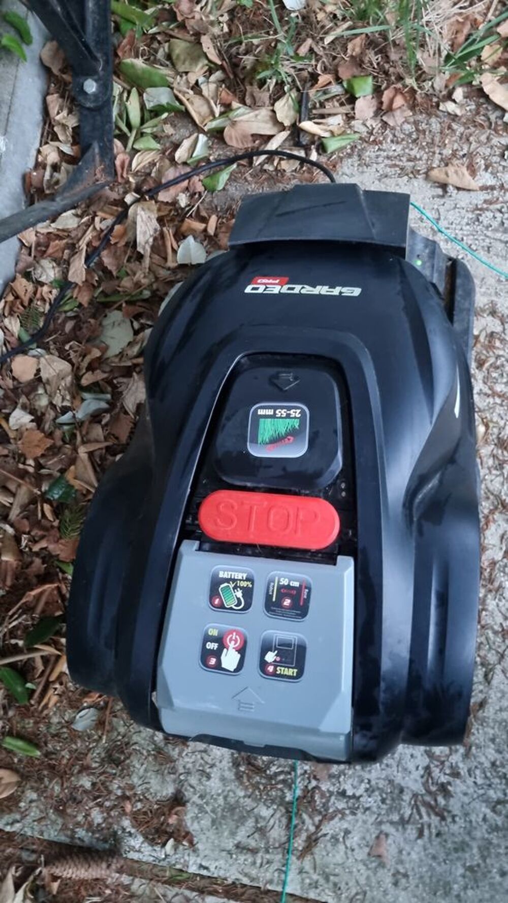 Tondeuse robot Gardeo Pro noire Jardin