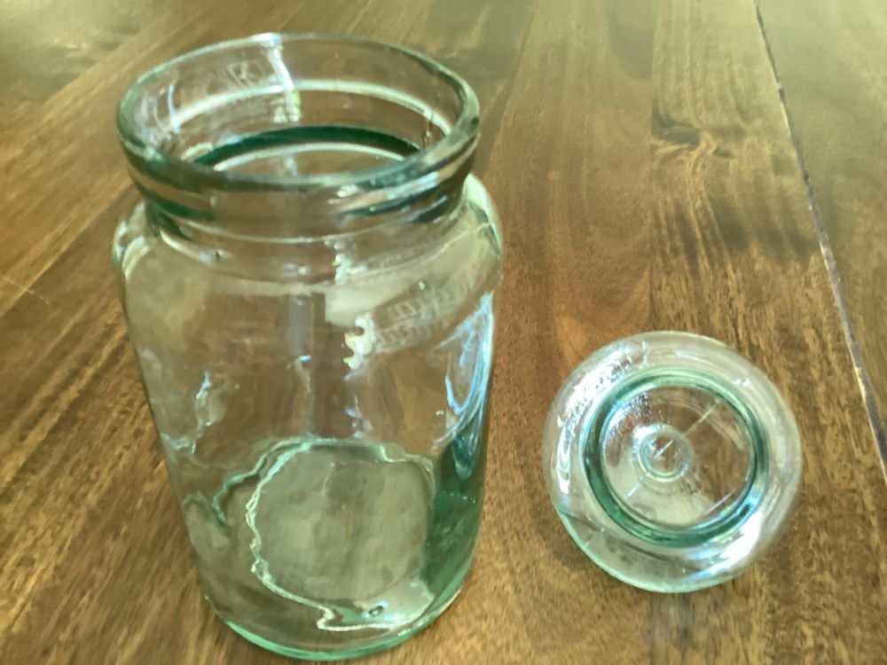 BOCAL ANCIEN AVEC COUVERCLE EN VERRE &Eacute;PAIS. Décoration