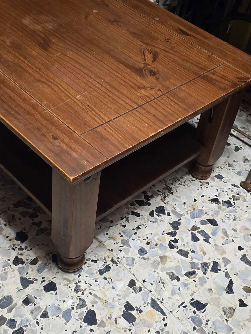 table basse en pin de 117 x 77 x 47 cm, haute alpes, tBe Meubles