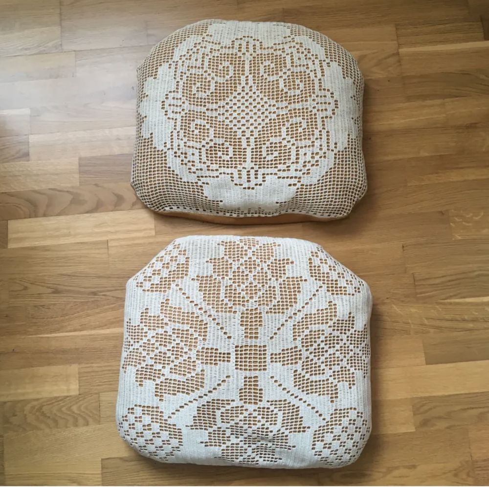 2 coussins brod&eacute;s Décoration