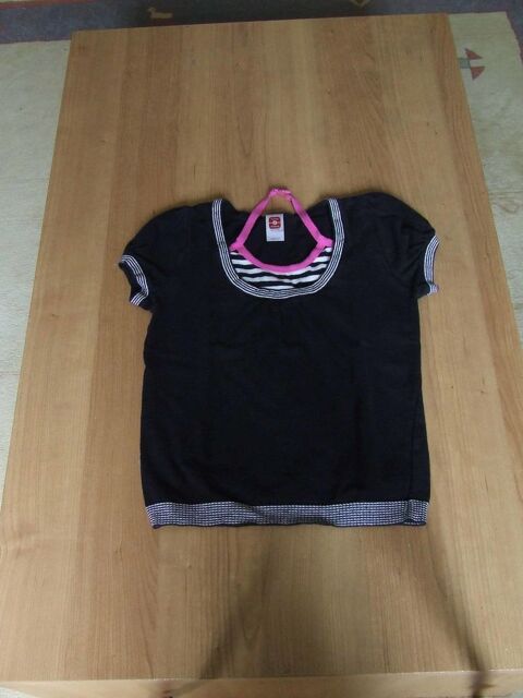 Haut manches courtes HERE + THERE de C&A  Noir 11 12�ans (14 5 Bagnolet (93)