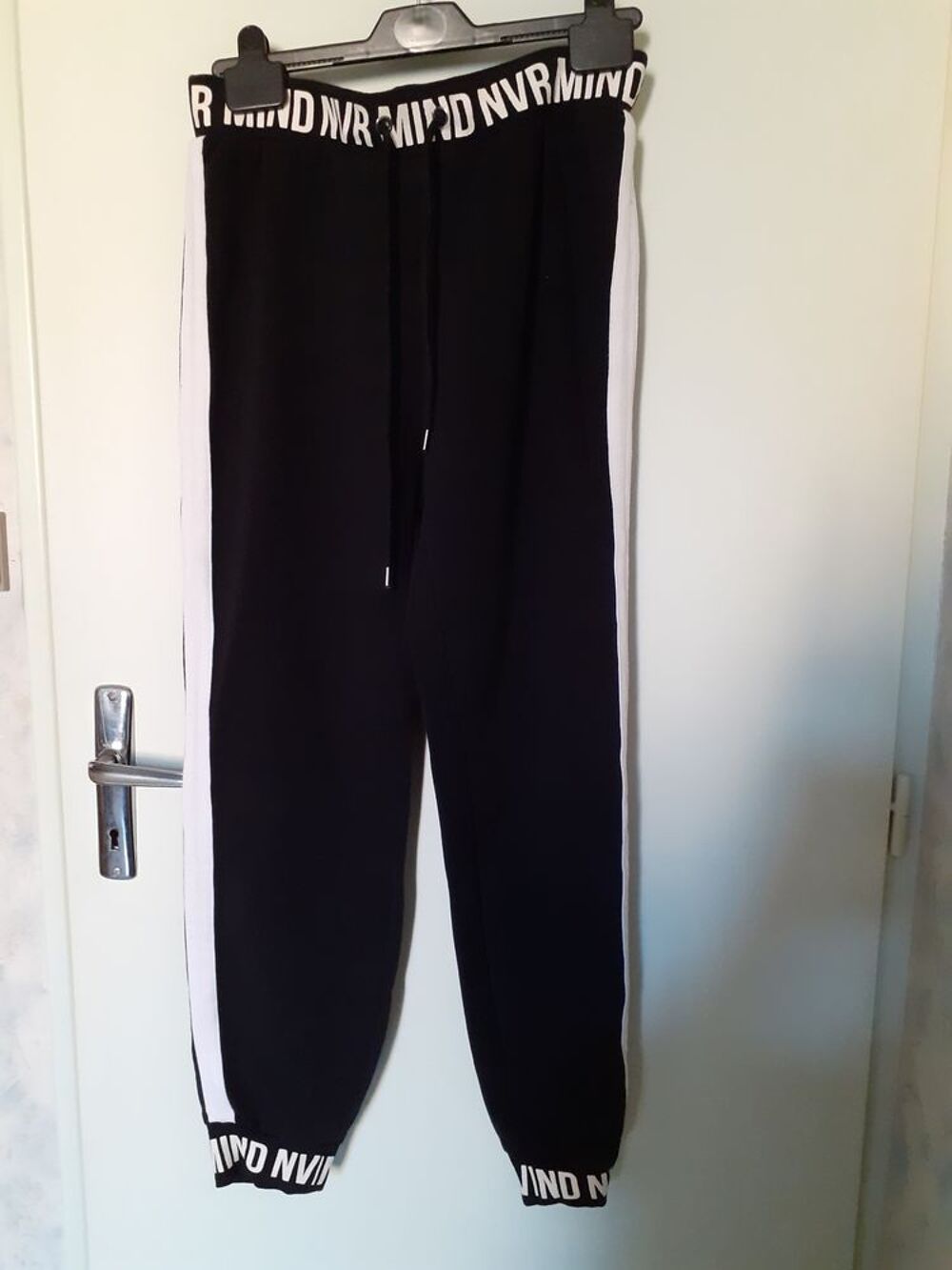 Pantalon femme taille S Vêtements