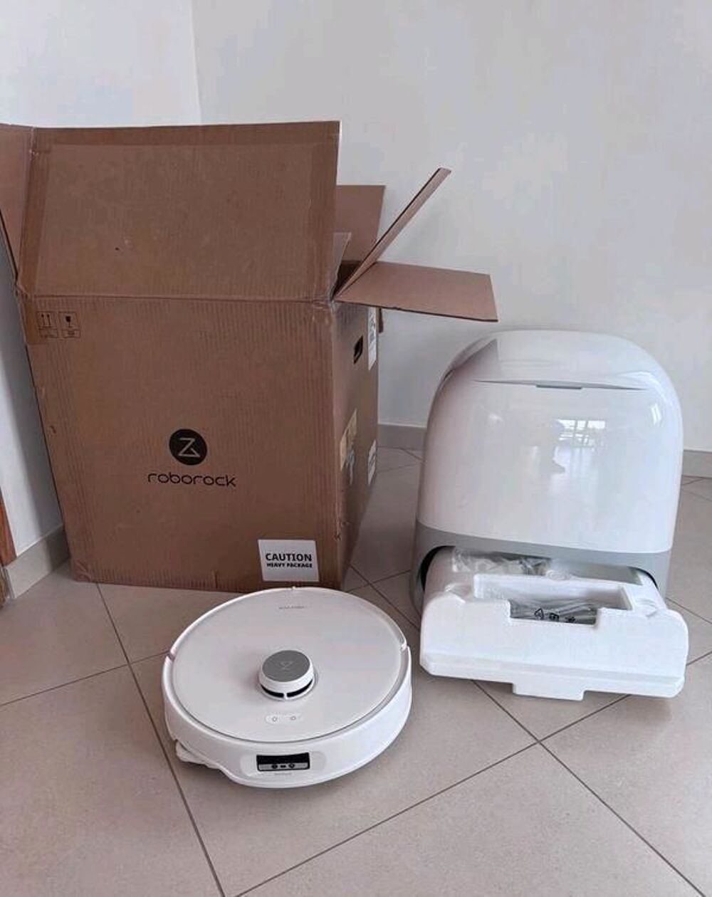 Aspirateur Roborock Qrevo Curv avec lave-linge Electrom�nager