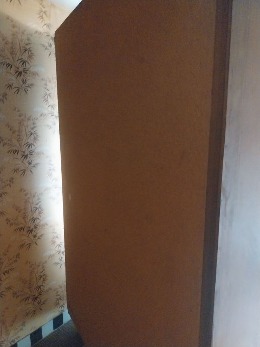 Donne armoire bois normande ancien dans l'etat Meubles