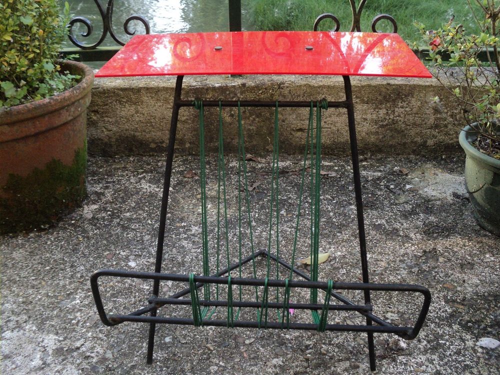 Petite Table d'appoint Porte-Revues M&eacute;tal Vintage Meubles