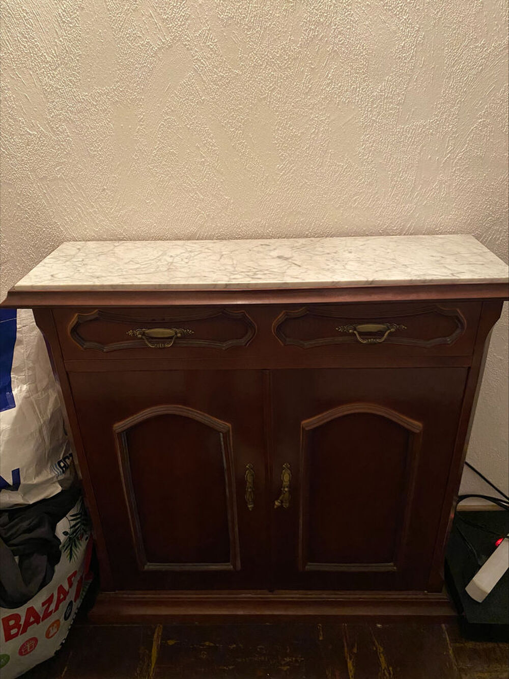 Meuble avec plaque en marbre Meubles