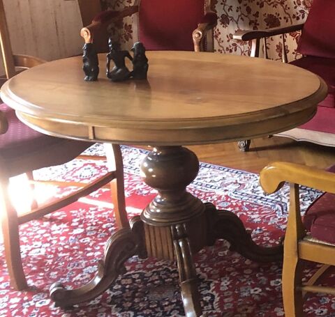 Table de salle à manger /salon de style Louis XVI 
La Ravoire (73)