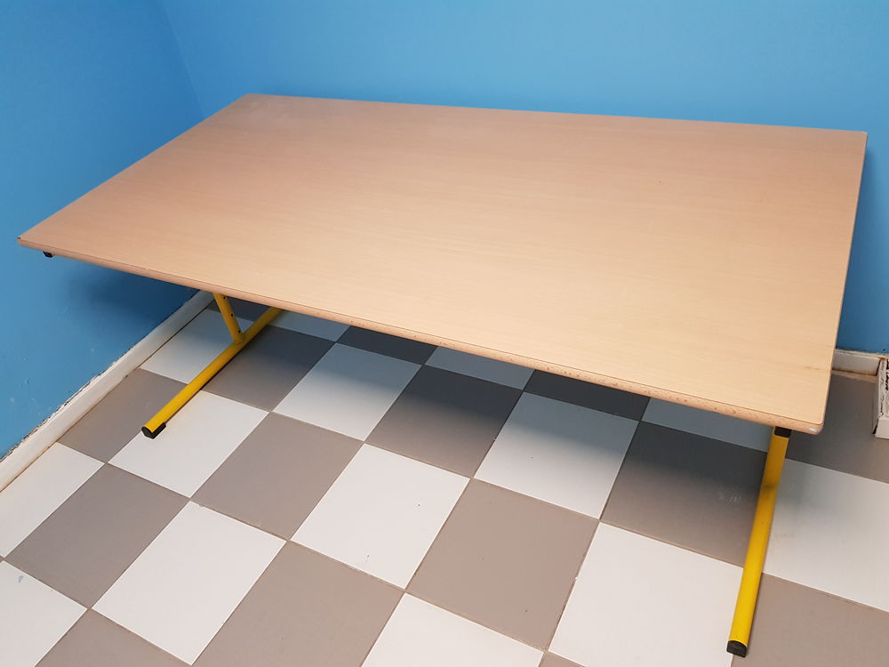 Table bois hauteur r&eacute;glable Meubles