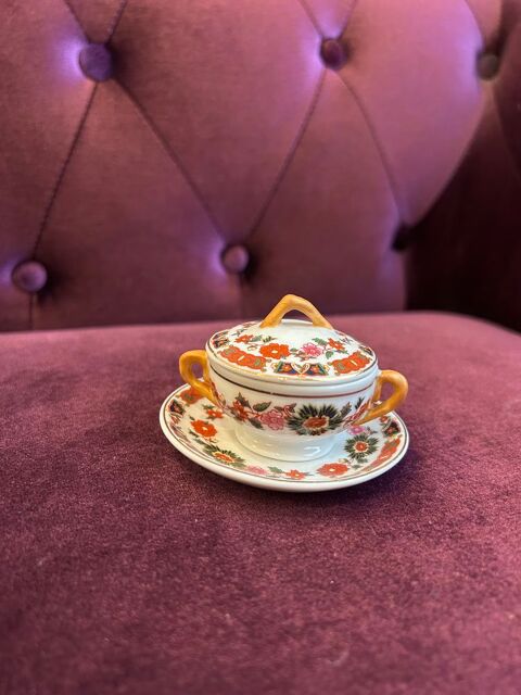 Tasse avec assiette Porcelaine Art 30 Menton (06)