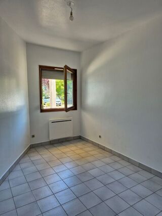  Appartement  louer 4 pices 73 m