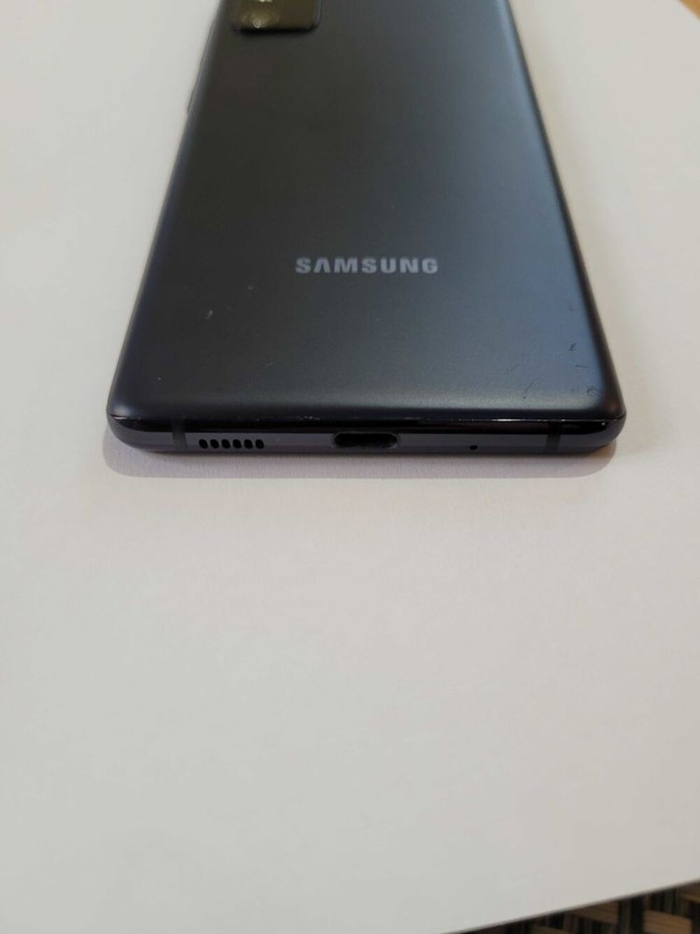 t&eacute;l&eacute;phone Samsung Galaxy S20 FE Téléphones et tablettes