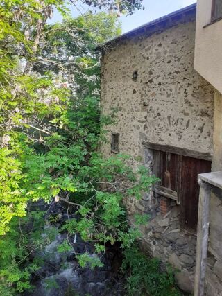  Remise / Grange � vendre 50 m� Formigu�res