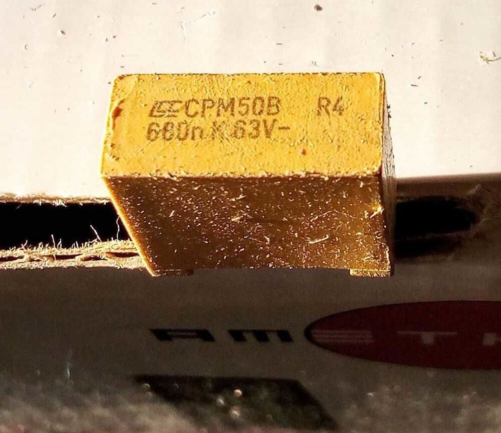 deux condensateurs 680nf 63v Matériel informatique