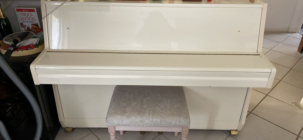 Piano droit Hyundai Instruments de musique