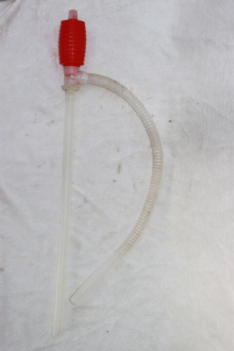 Pompe manuelle de transvasement 3 Montigny-Lencoup (77)