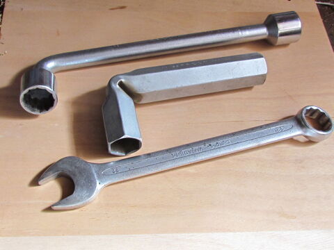 Clefs � pipe et � fourche 25 Tignieu-Jameyzieu (38)