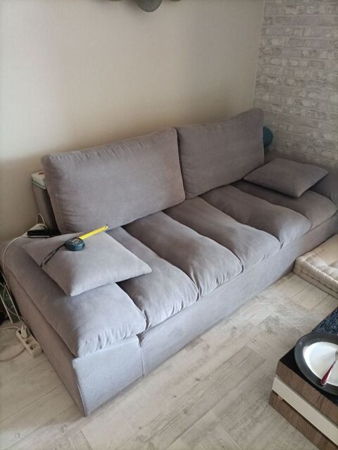 Canap trs bon tat  300 Poisy (74)