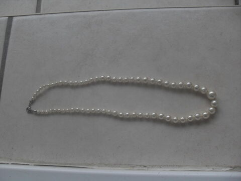 Collier  perles d'eau  17 Saint-Germain-au-Mont-d'Or (69)