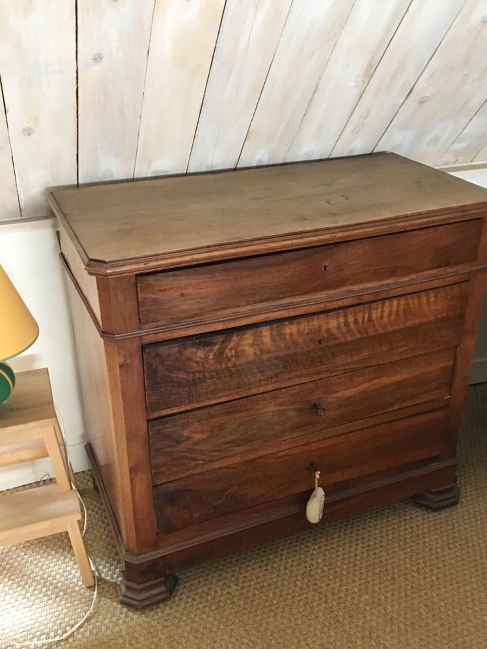  deux bureaux et une commode Meubles