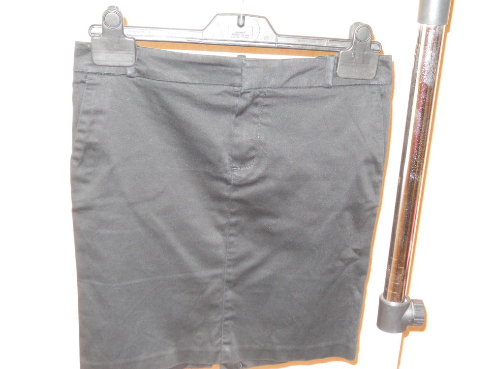 jupe noire SPRINGFIELD Taille 34 Consoles et jeux vidéos
